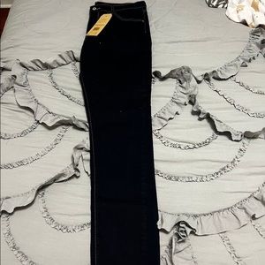 Dark blue Levi’s high waisted jeans, NWT just not my size.
